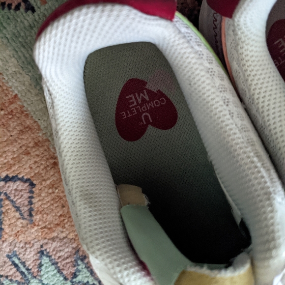 Nike U Complete Me Low Top Shoes - Picture 2 of 9